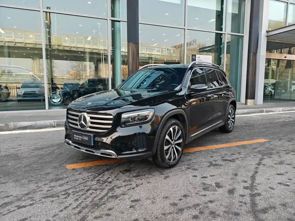 Mercedes-Benz GLB — фото 1