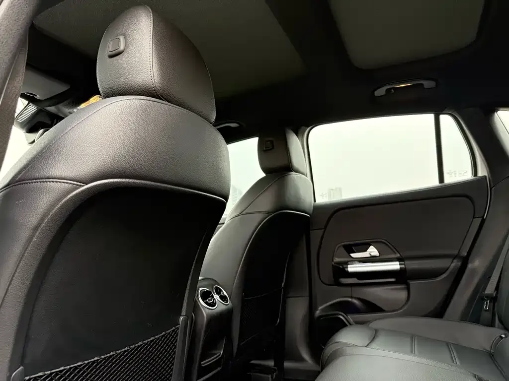 Mercedes-Benz GLA 2023 из CN, фото 3