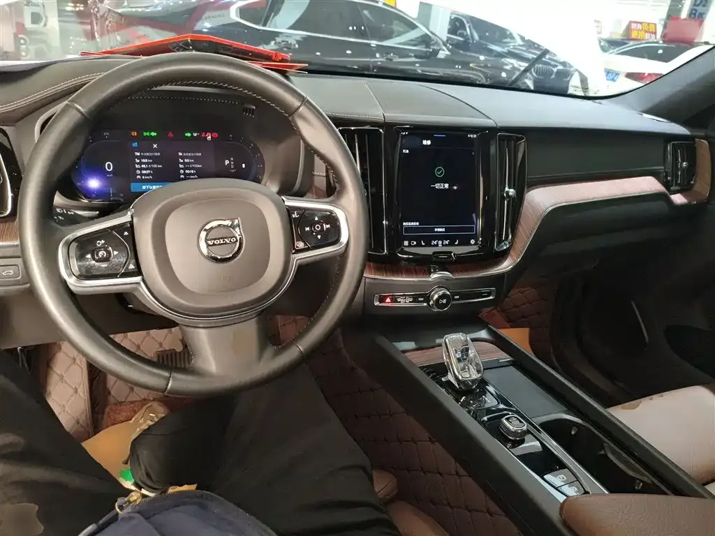 Volvo XC60 2021 из CN, фото 4