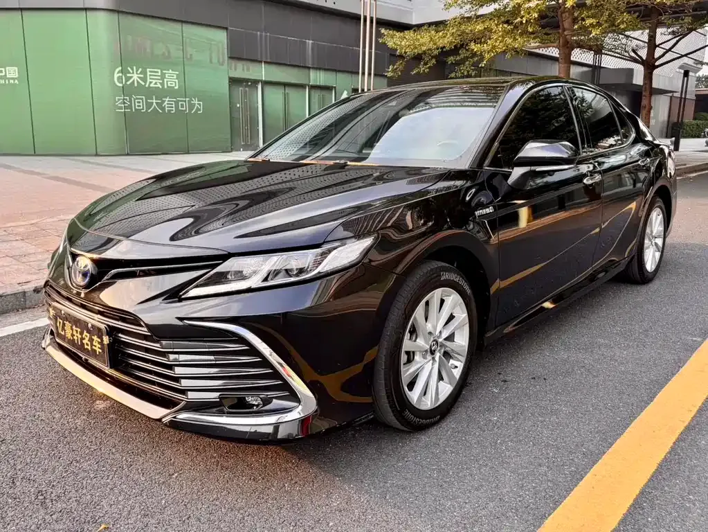 Toyota Camry 2023 из CN, фото 1