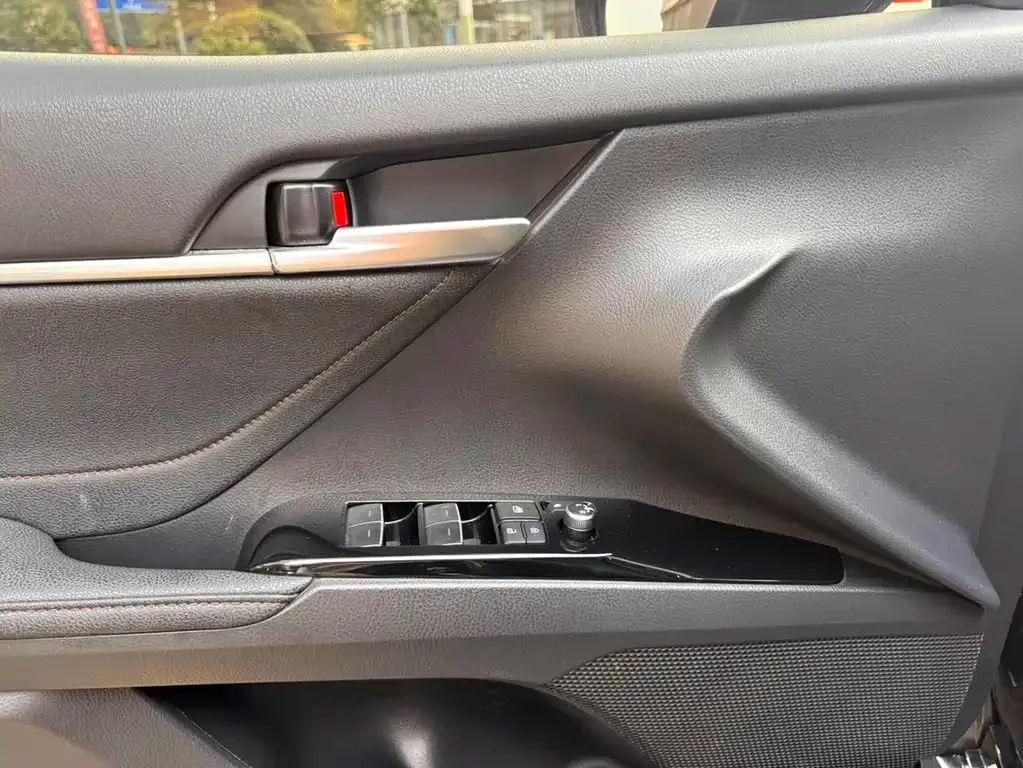 Toyota Camry 2023 из CN, фото 3