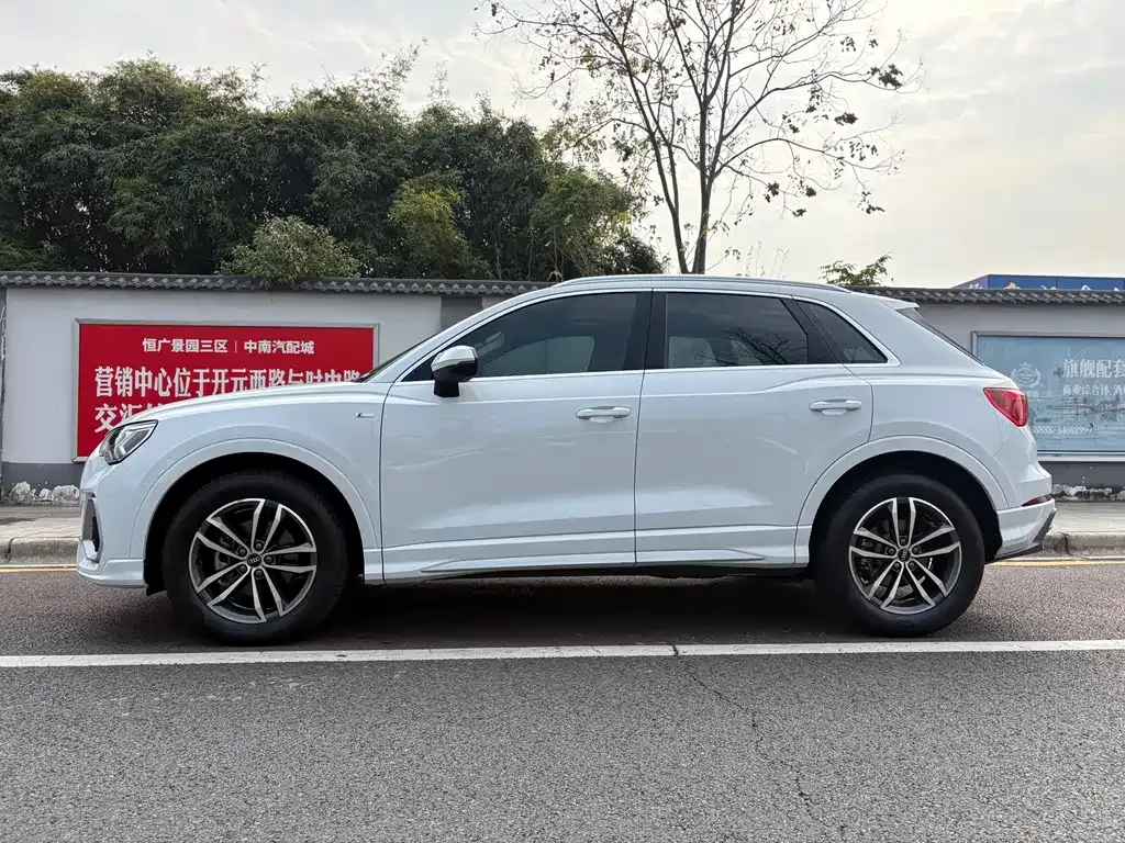 Audi Q3 2021 из CN, фото 5