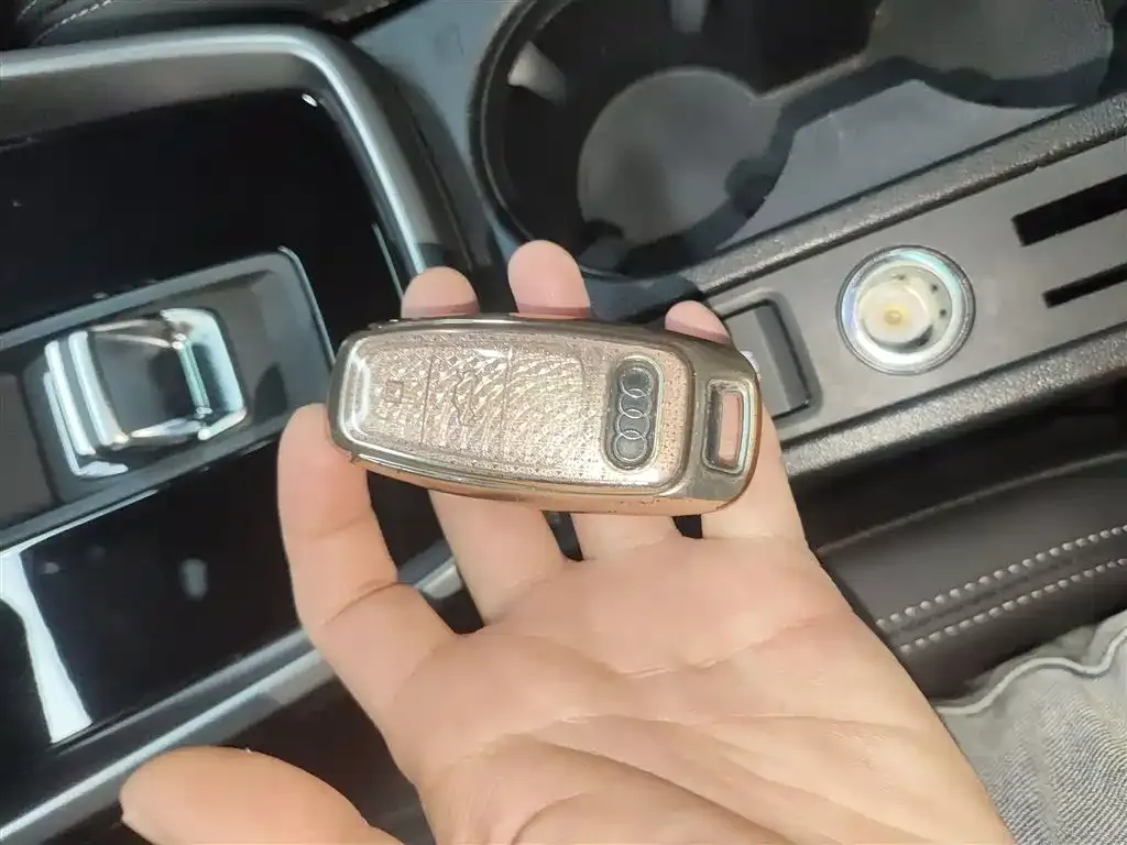 Audi A3 2023 из CN, фото 2