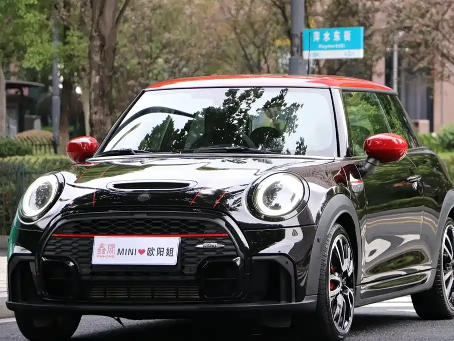 MINI JCW (John Cooper Works)