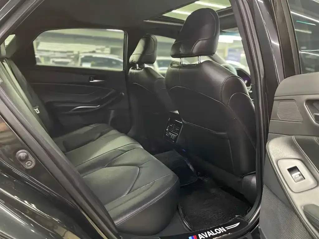 Toyota Avalon 2021 из CN, фото 10