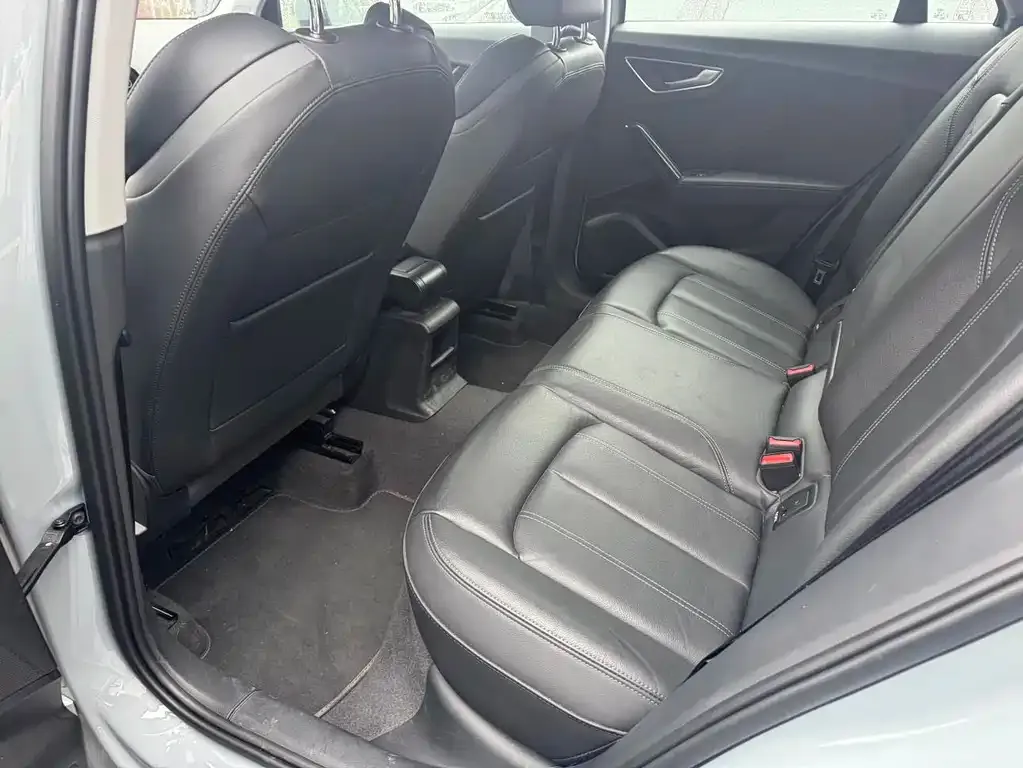Audi Q2L 2024 из CN, фото 4