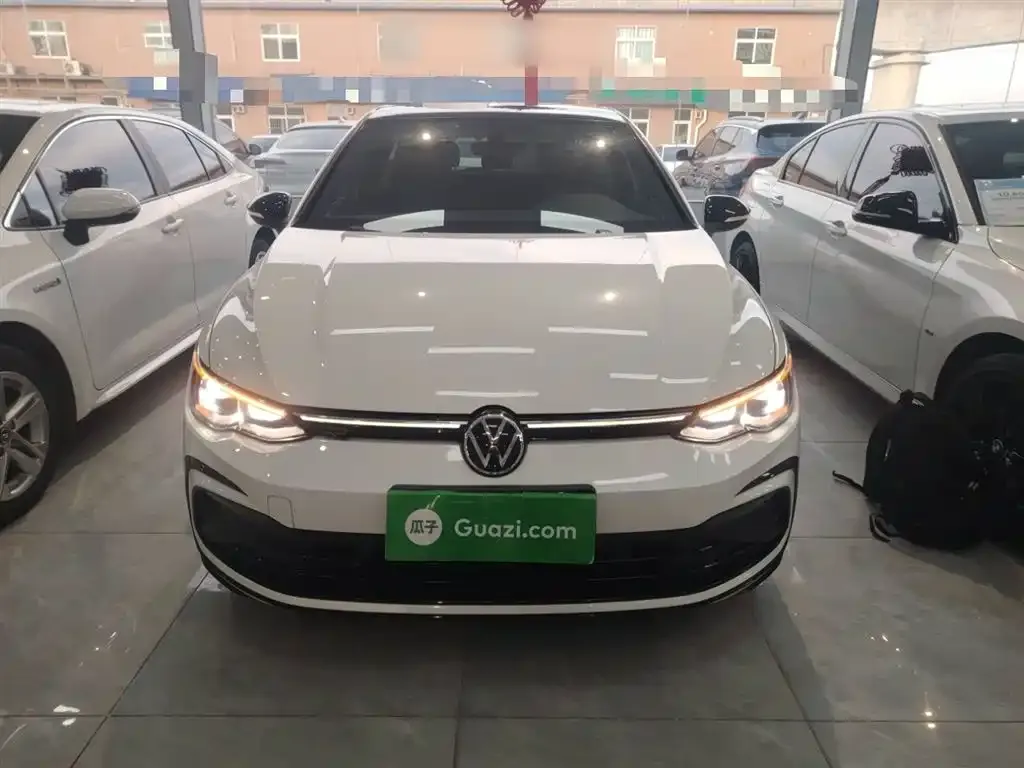 Volkswagen Golf 2023 из CN, фото 10