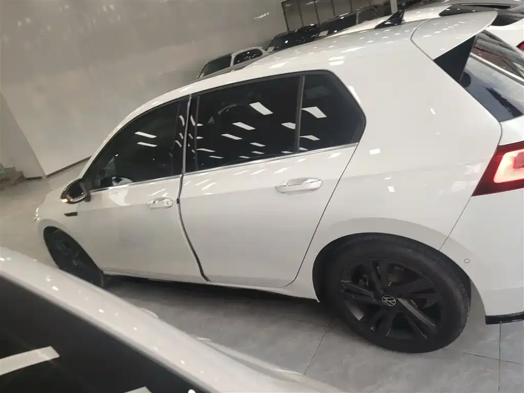 Volkswagen Golf 2023 из CN, фото 6