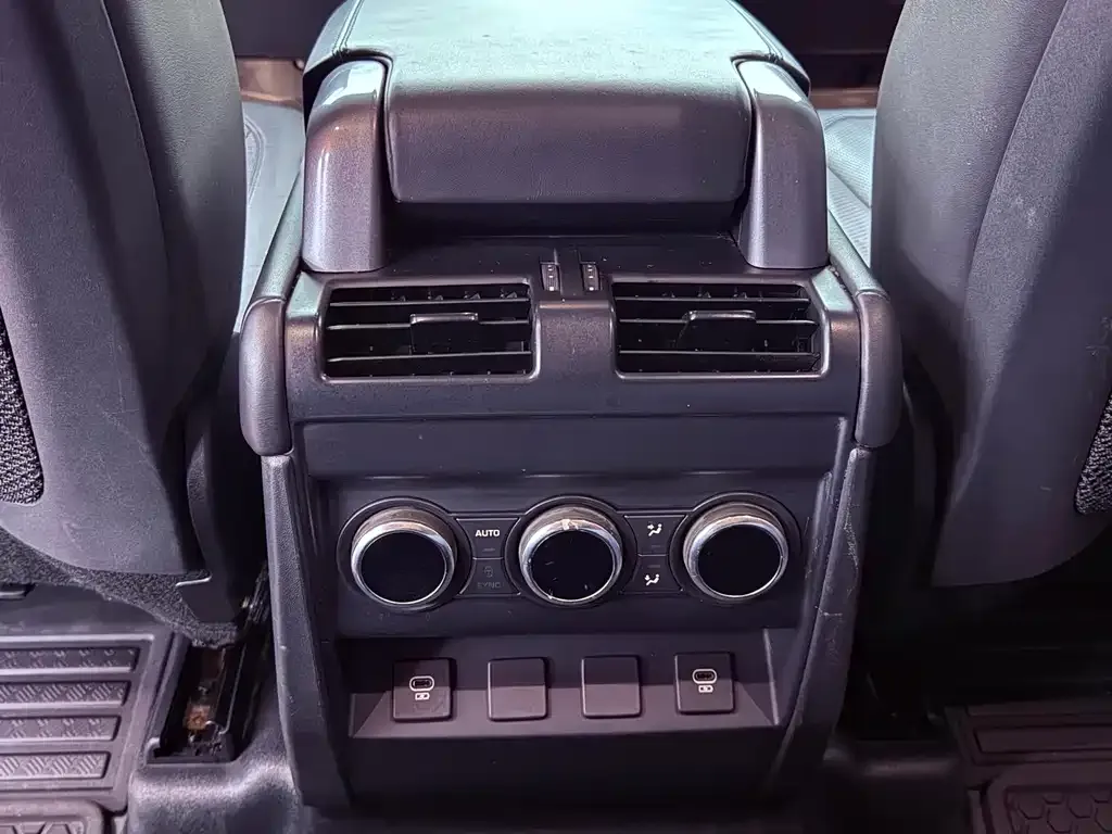 Land Rover Defender — фото 2