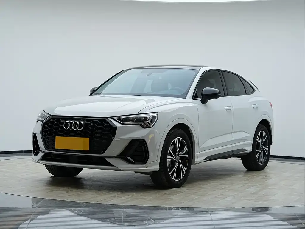 Audi Q3 Sportback 2023 из CN, фото 1