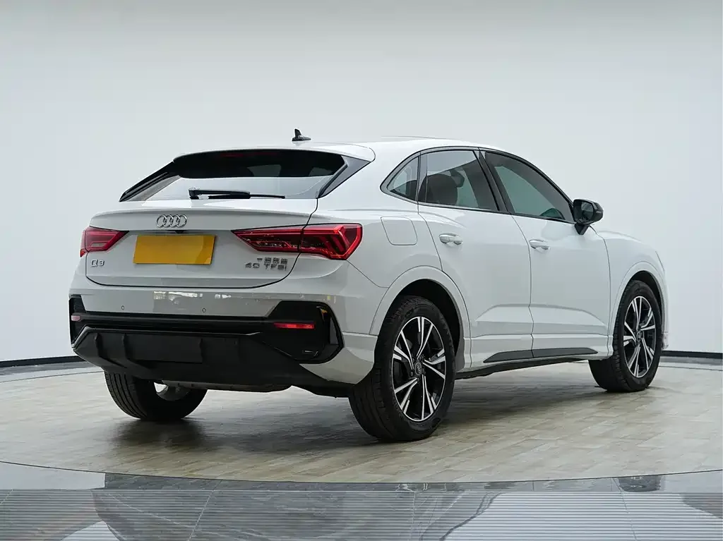 Audi Q3 Sportback 2023 из CN, фото 8