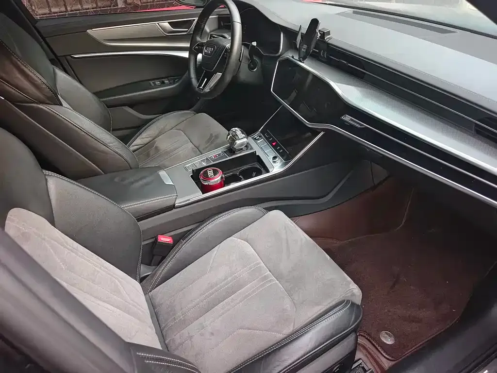 Audi A6L 2023 из CN, фото 3