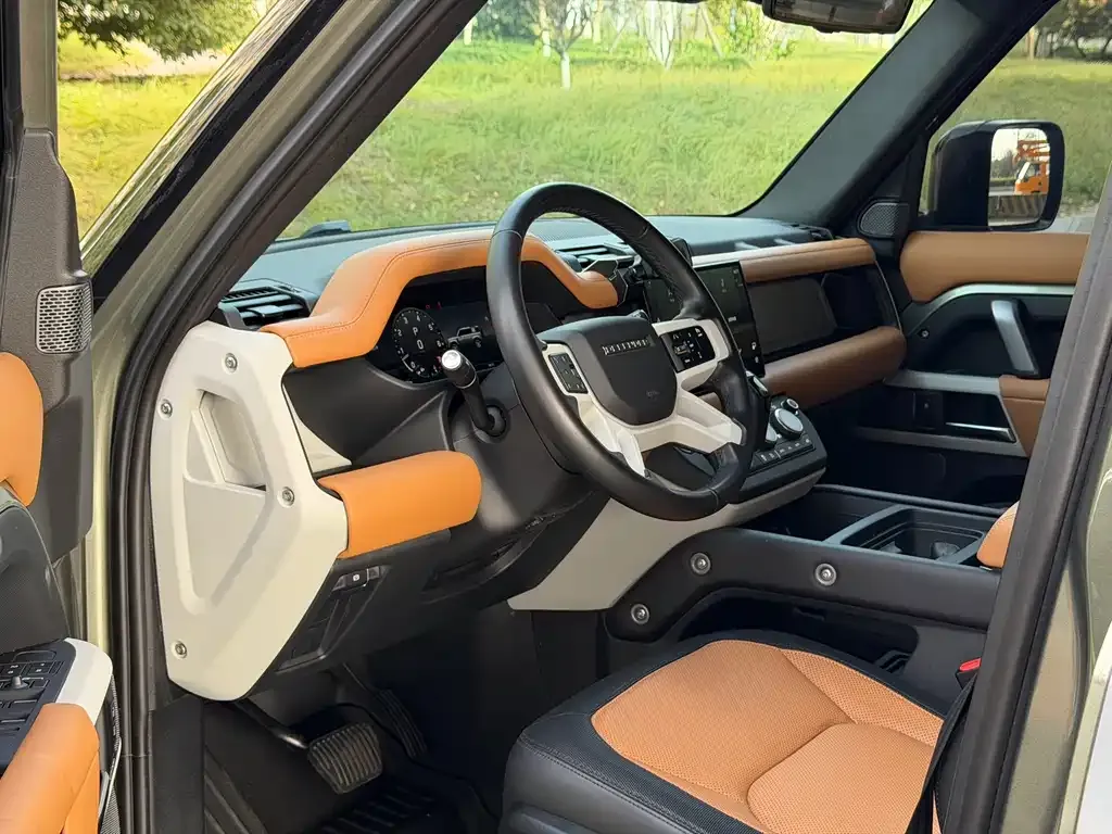Land Rover Defender 2023 из CN, фото 3