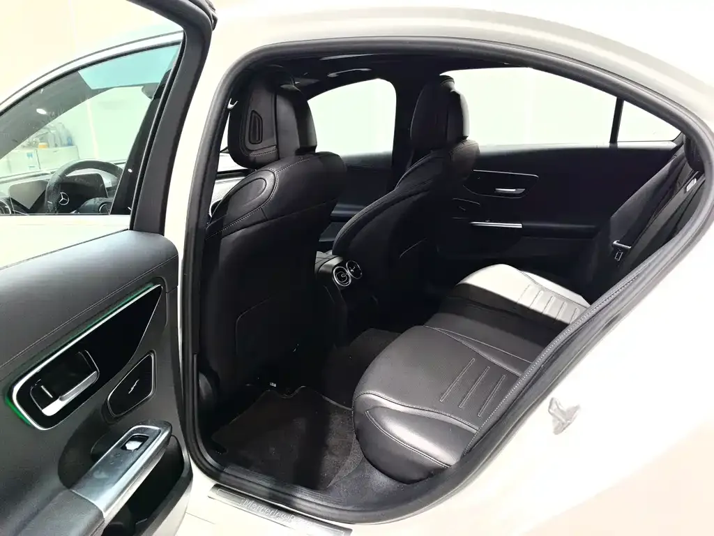 Mercedes-Benz C-Class 2024 из CN, фото 2