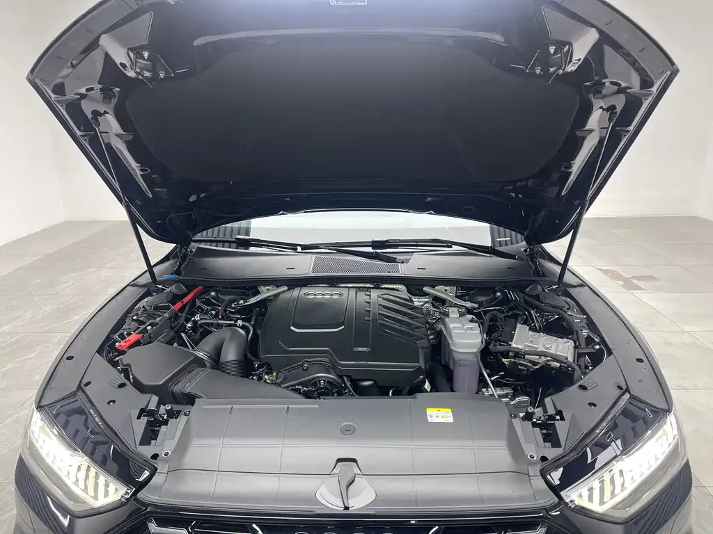 Audi A7L 2025 из CN, фото 9