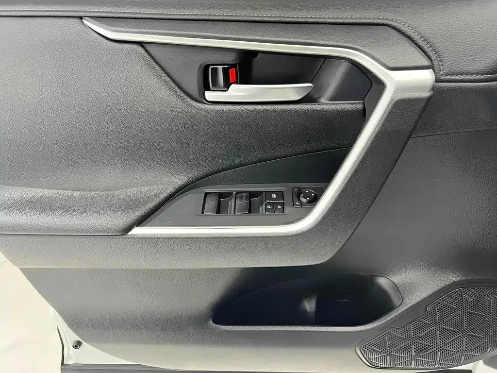 Toyota Wildlander 2021 из CN, фото 8