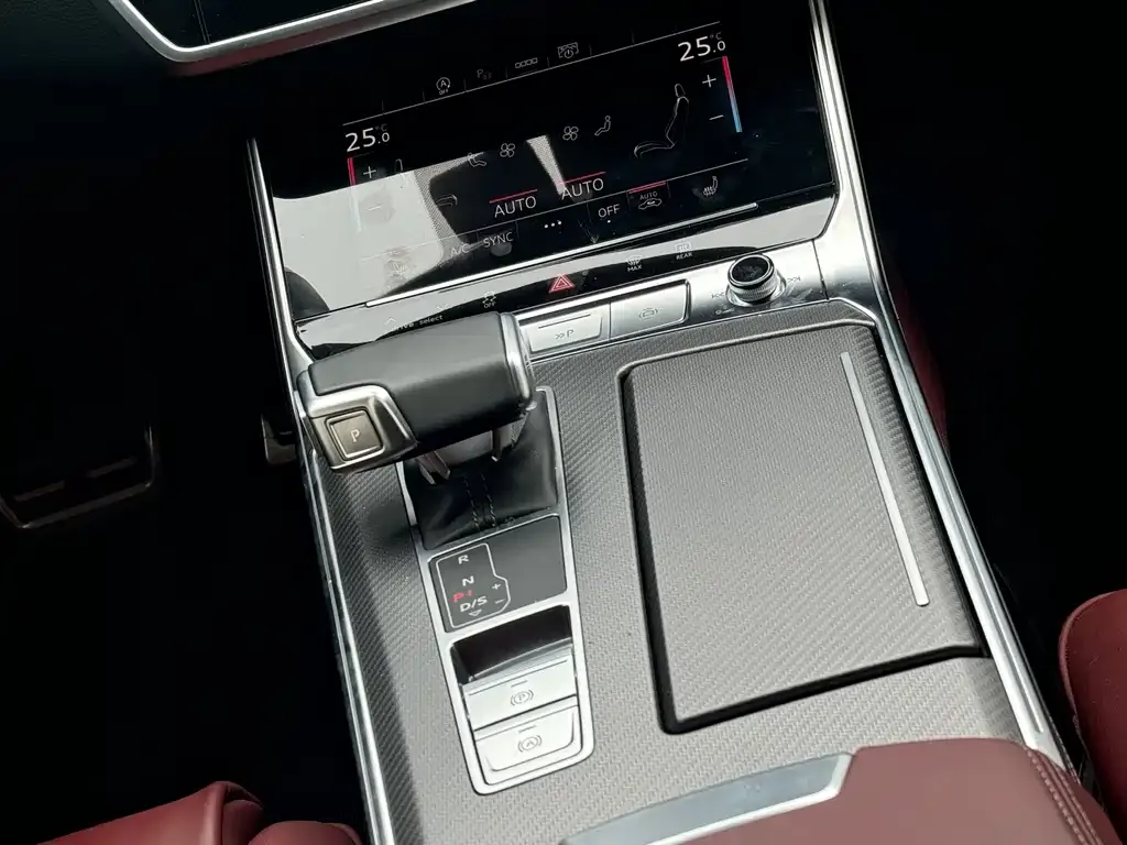 Audi A7L 2025 из CN, фото 2