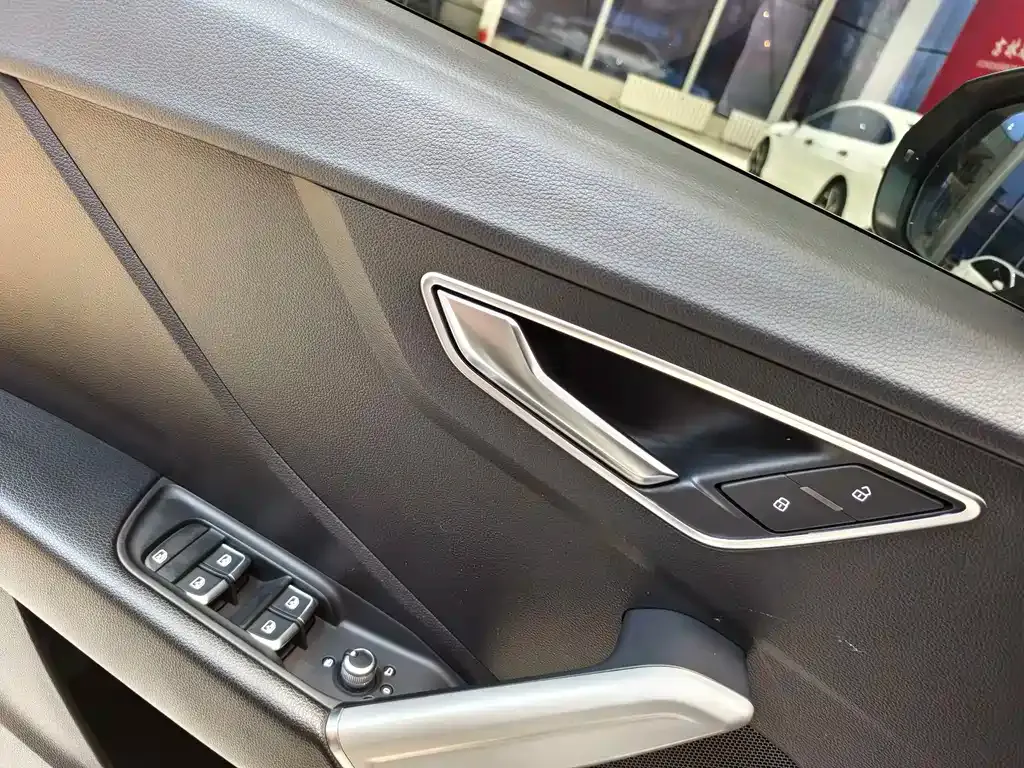 Audi Q2L 2021 из CN, фото 7