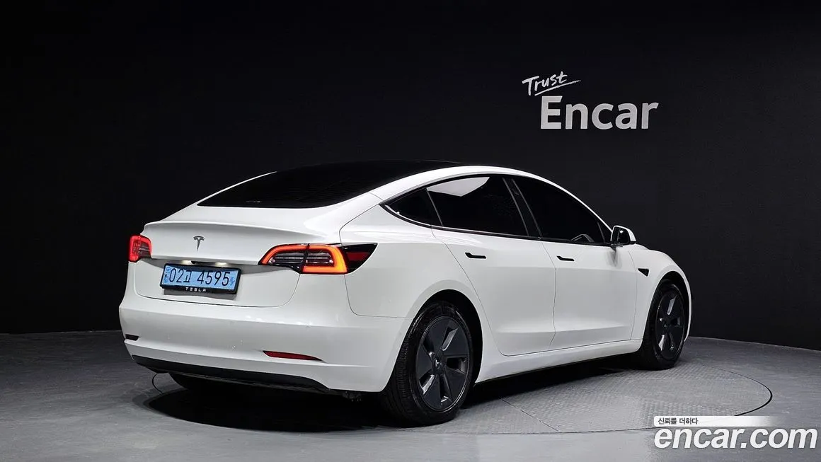 Tesla Model 3 — фото 6
