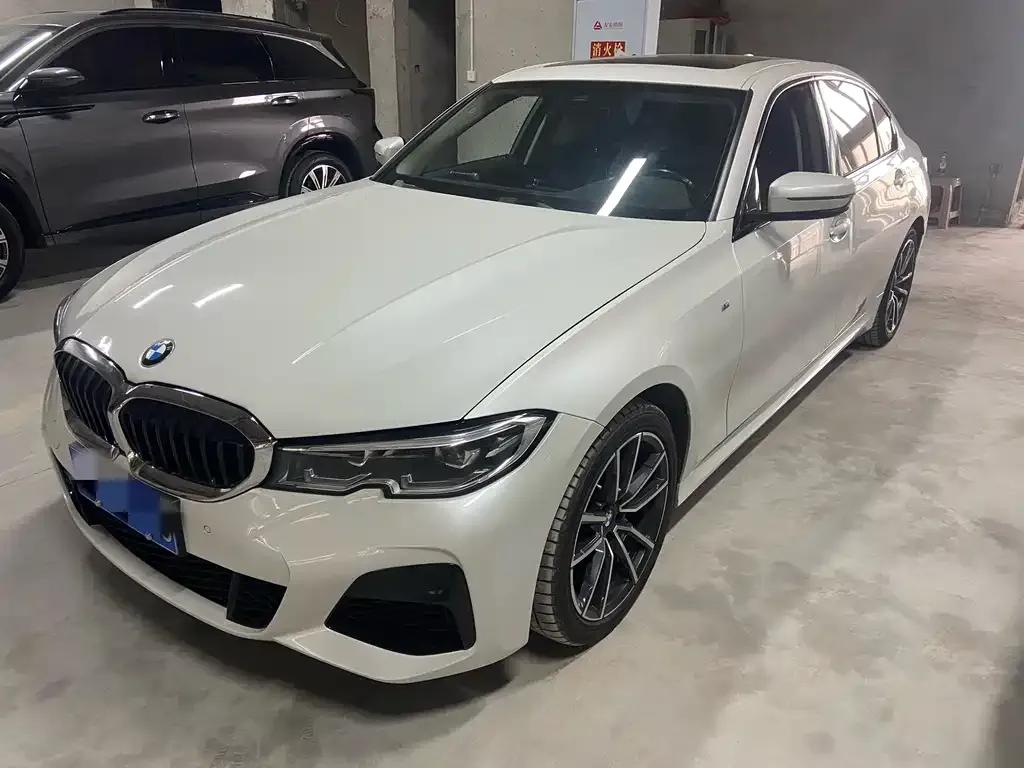 BMW 3 Series 2022 из CN, фото 1