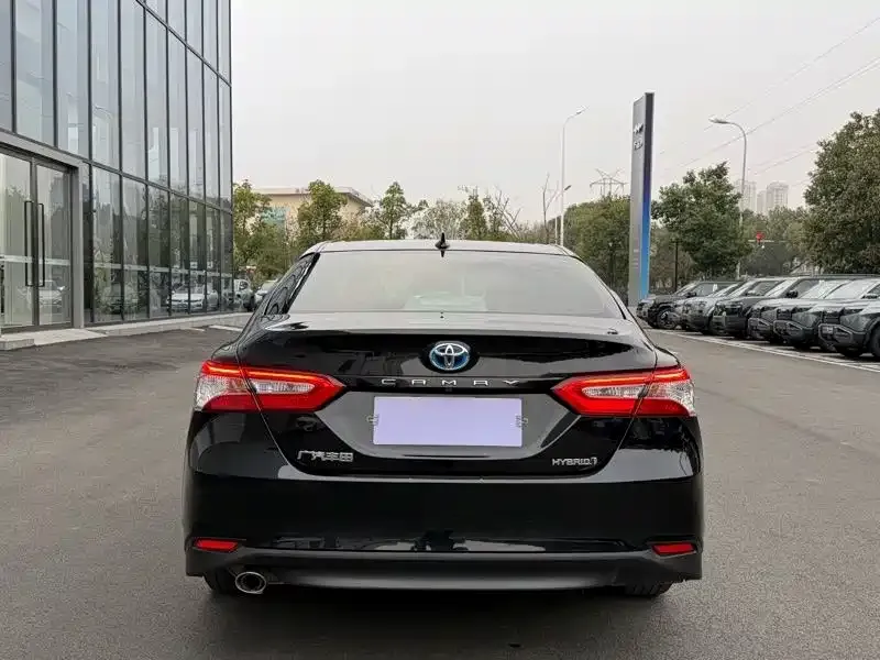 Toyota Camry 2023 из CN, фото 2