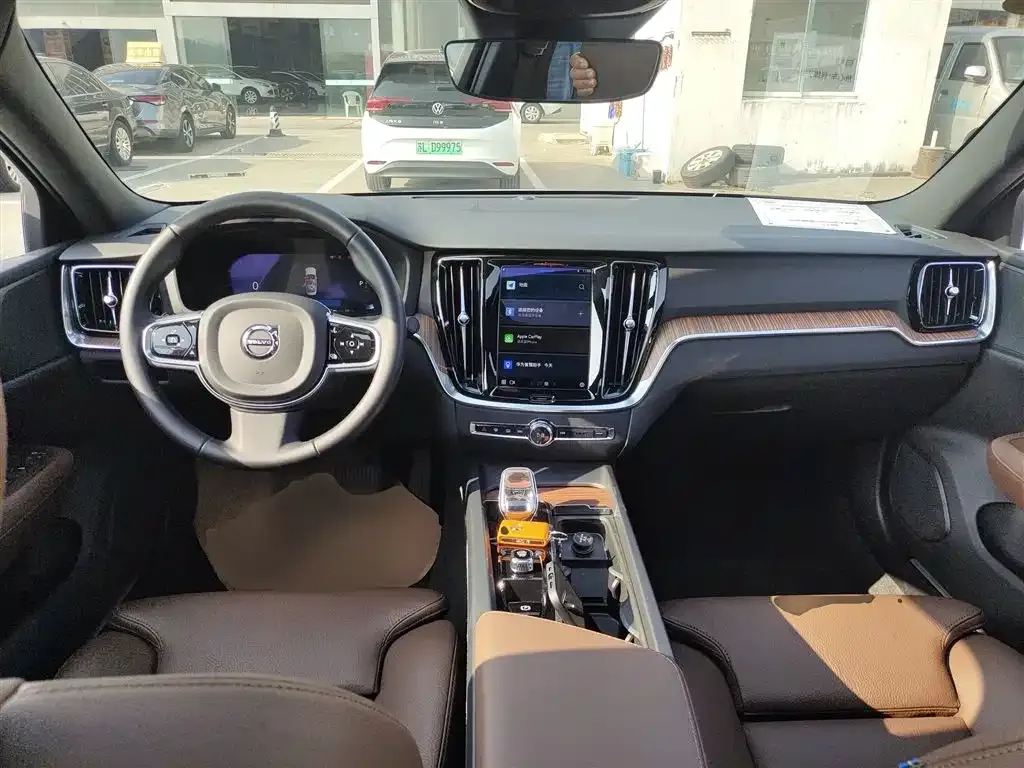 Volvo S60 2025 из CN, фото 10