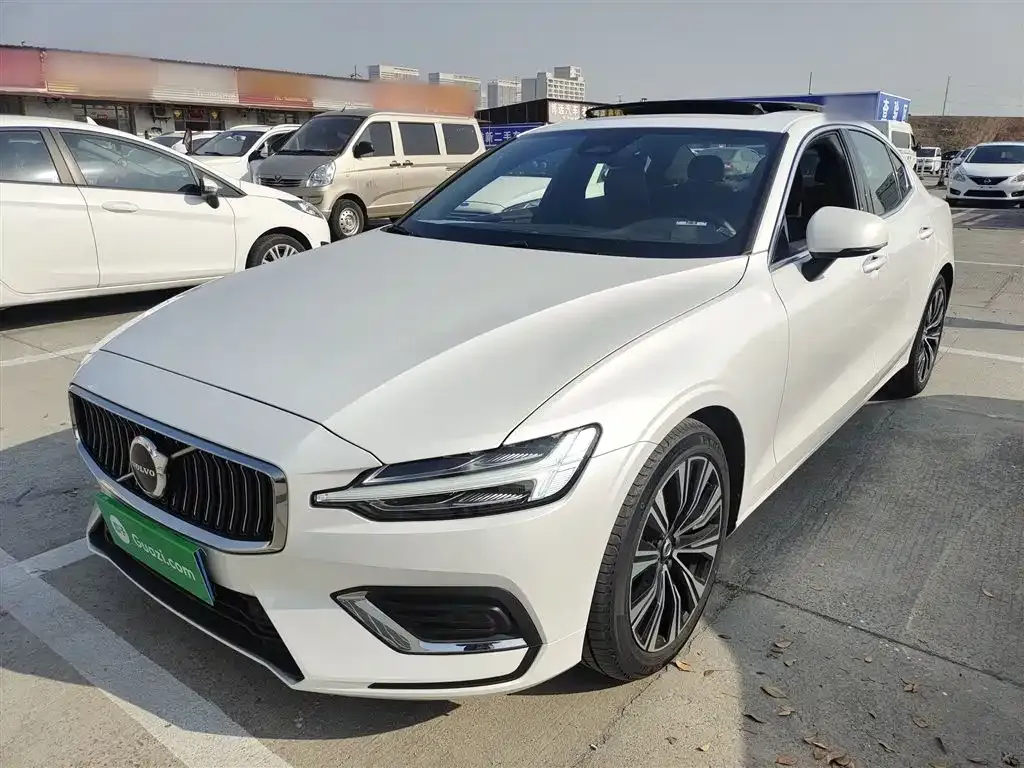Volvo S60 2025 из CN, фото 4