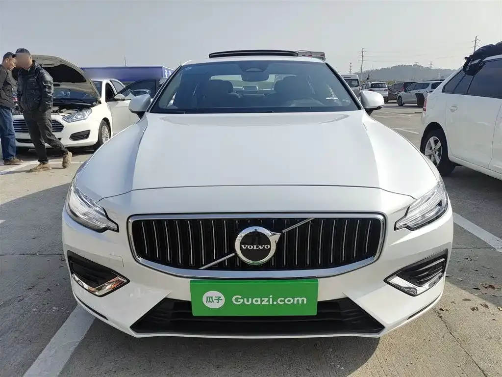 Volvo S60 2025 из CN, фото 9