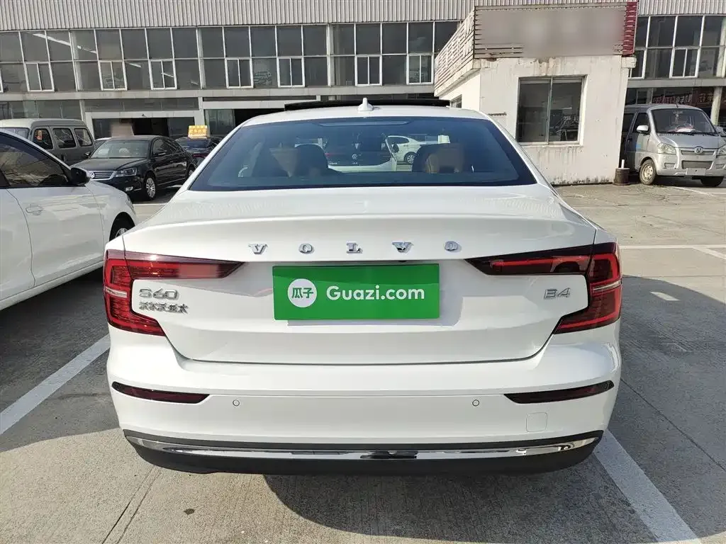 Volvo S60 2025 из CN, фото 5