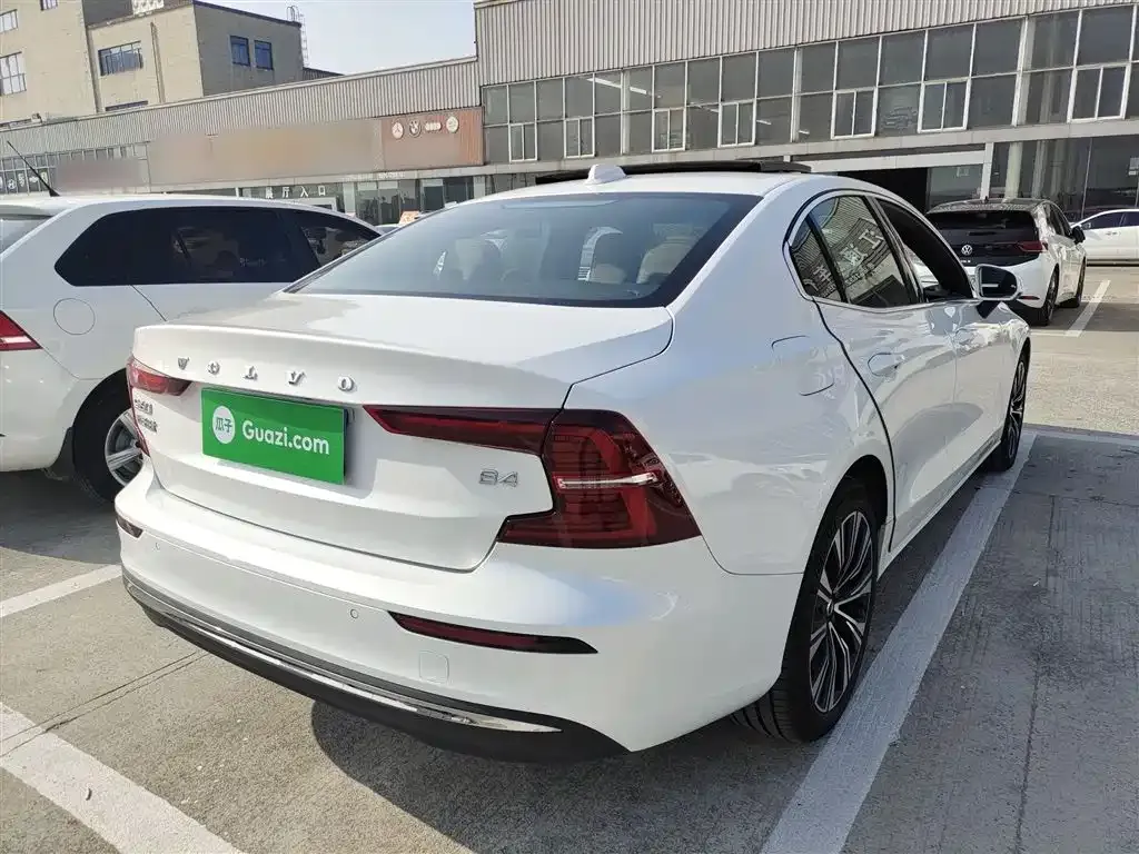 Volvo S60 2025 из CN, фото 6