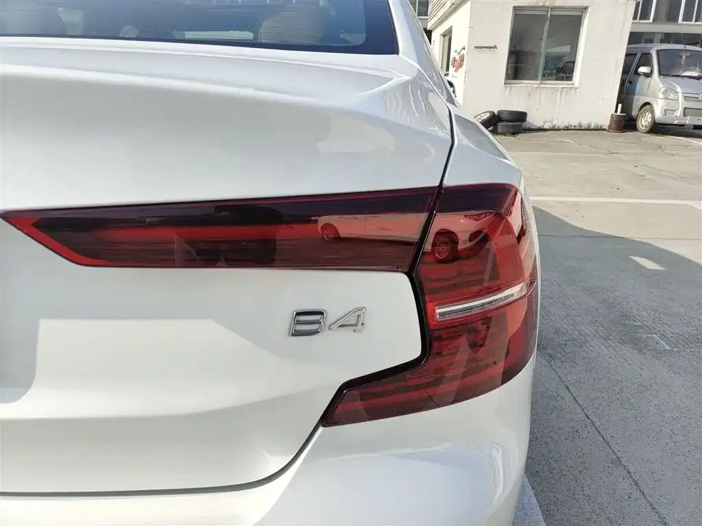 Volvo S60 2025 из CN, фото 2