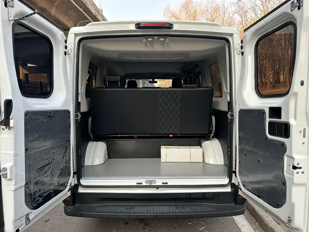 IVECO Ousheng 2024 из CN, фото 3