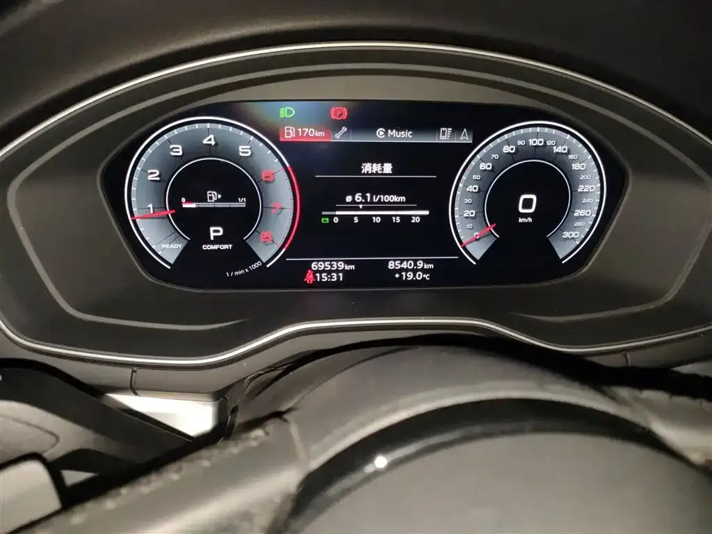 Audi A4L 2021 из CN, фото 8