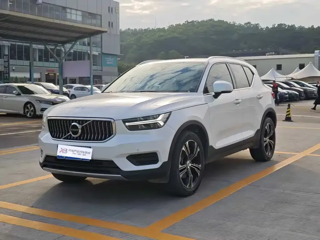 Volvo XC40 2022 из CN, фото 1