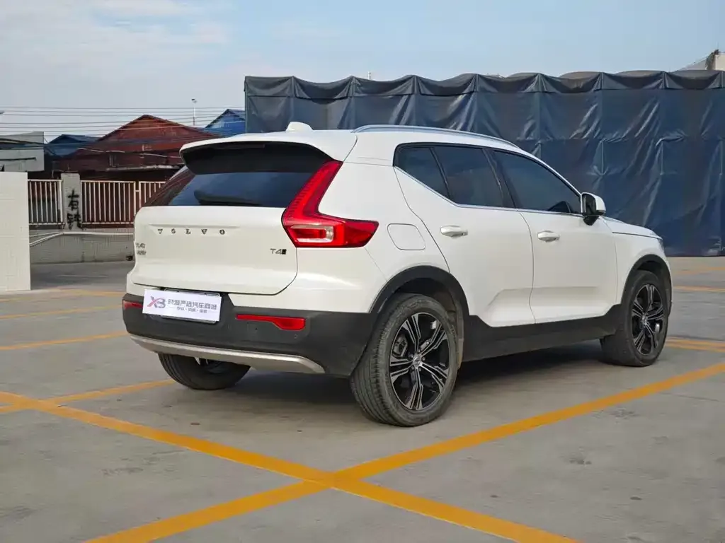 Volvo XC40 2022 из CN, фото 3