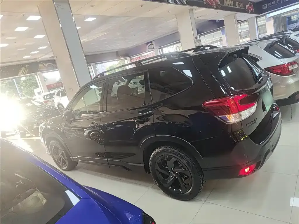 Subaru Forester 2024 из CN, фото 2