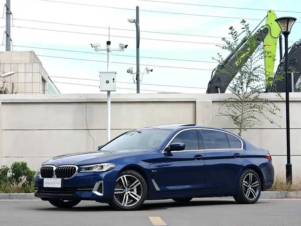 BMW 5 Series New Energy — фото 1
