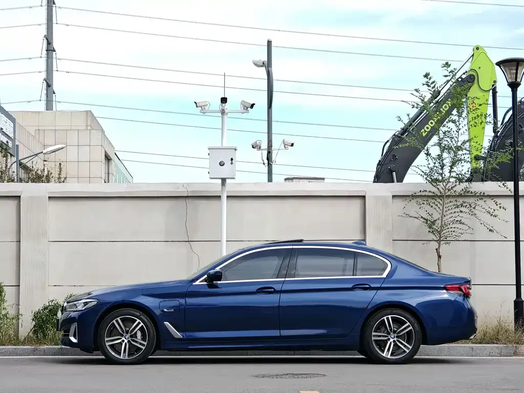 BMW 5 Series New Energy — фото 2