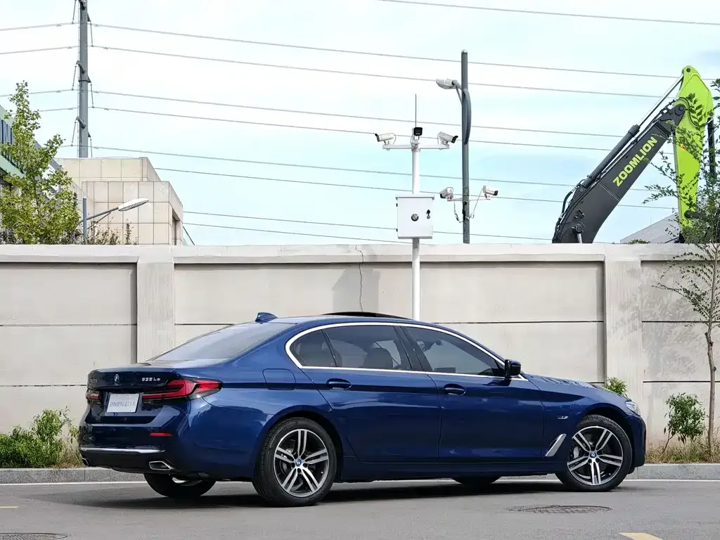 BMW 5 Series New Energy — фото 4