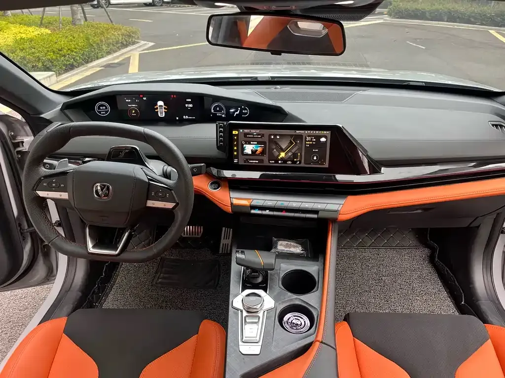 Changan UNI-V 2023 из CN, фото 2