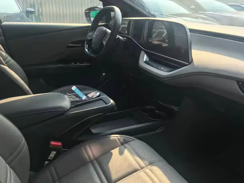 Hongqi EH7 2024 из CN, фото 3