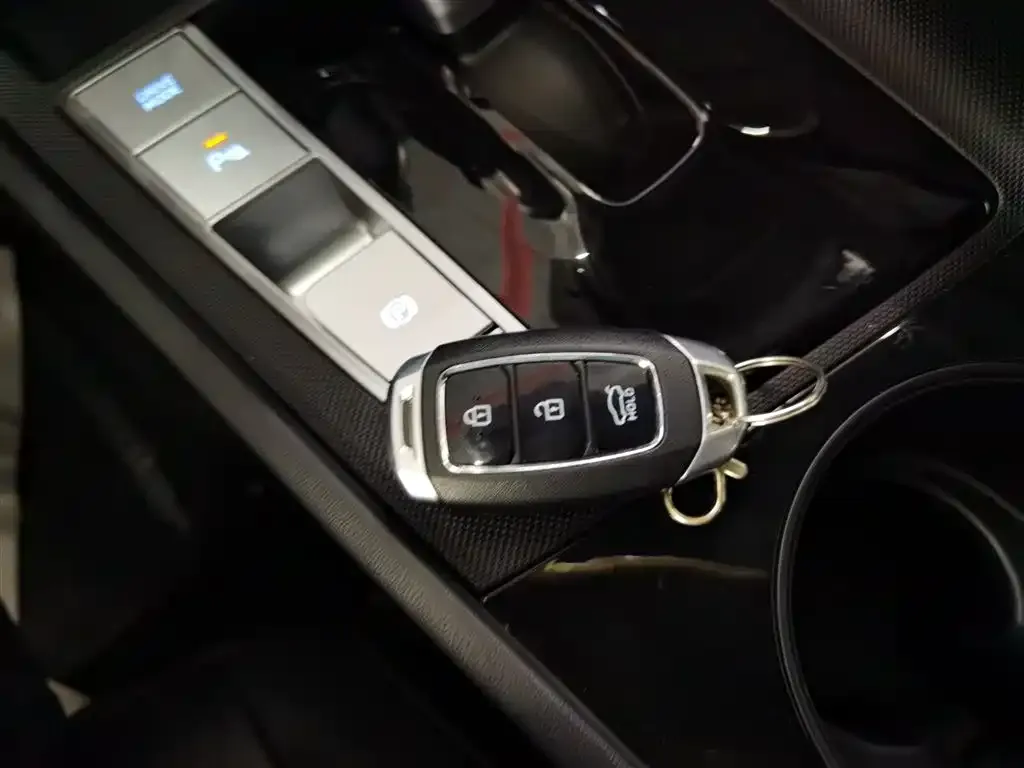 Hyundai Elantra 2024 из CN, фото 10