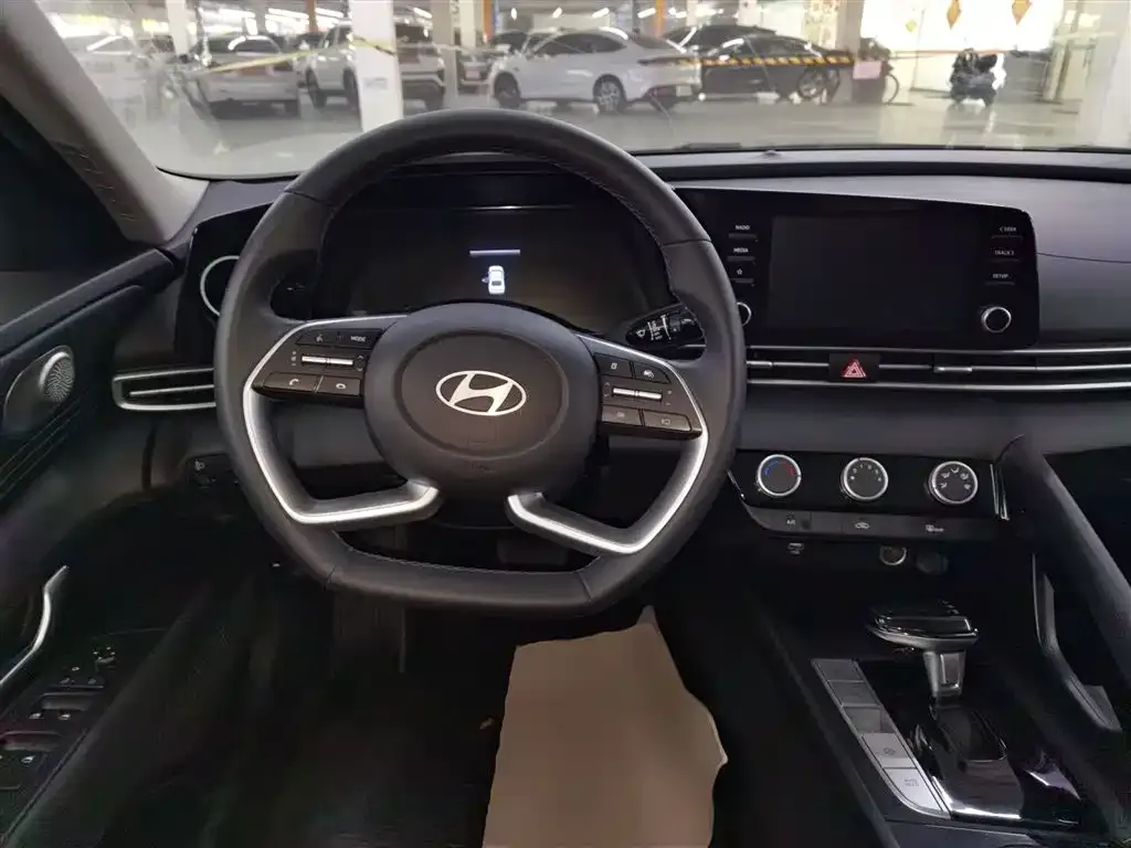 Hyundai Elantra 2024 из CN, фото 3