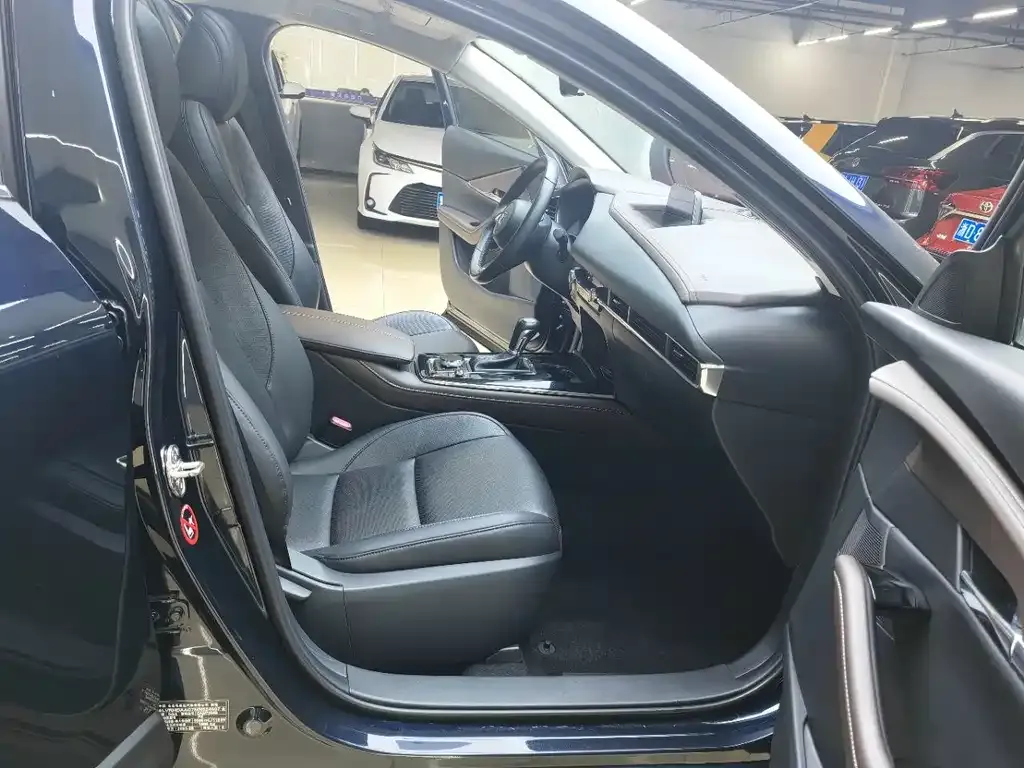 Mazda CX-30 2021 из CN, фото 5