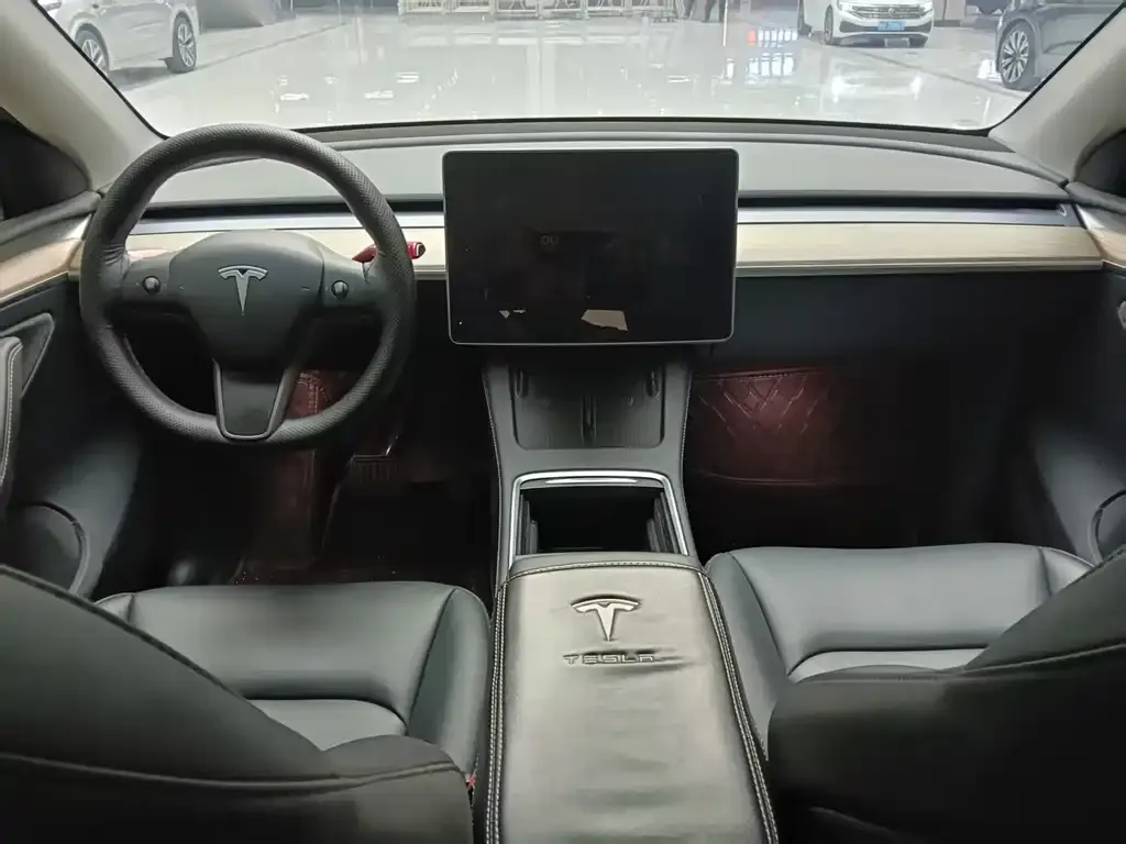 Tesla Model Y 2023 из CN, фото 2