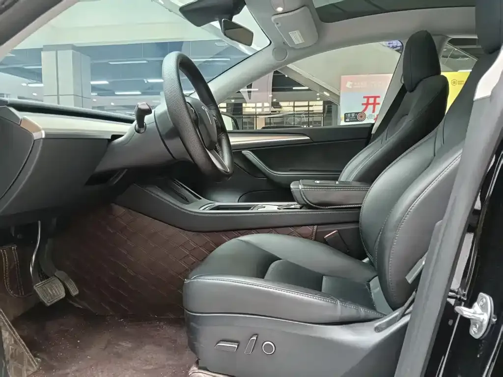 Tesla Model Y 2023 из CN, фото 4