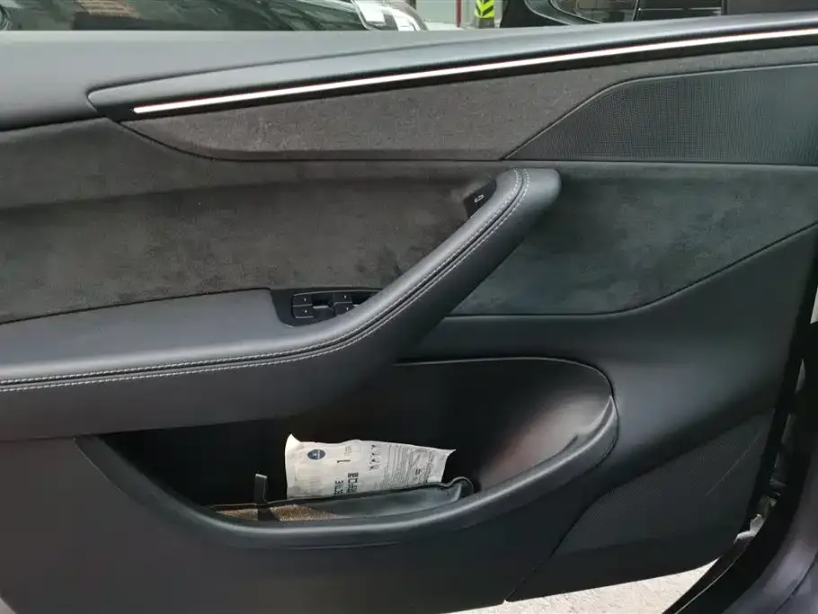 Tesla Model Y 2025 из CN, фото 3
