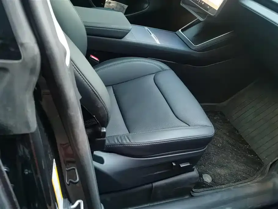 Tesla Model Y 2025 из CN, фото 9