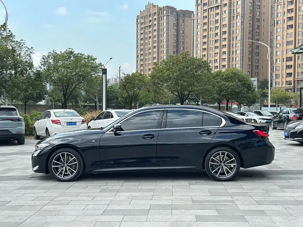 BMW 3 Series 2023 из CN, фото 9