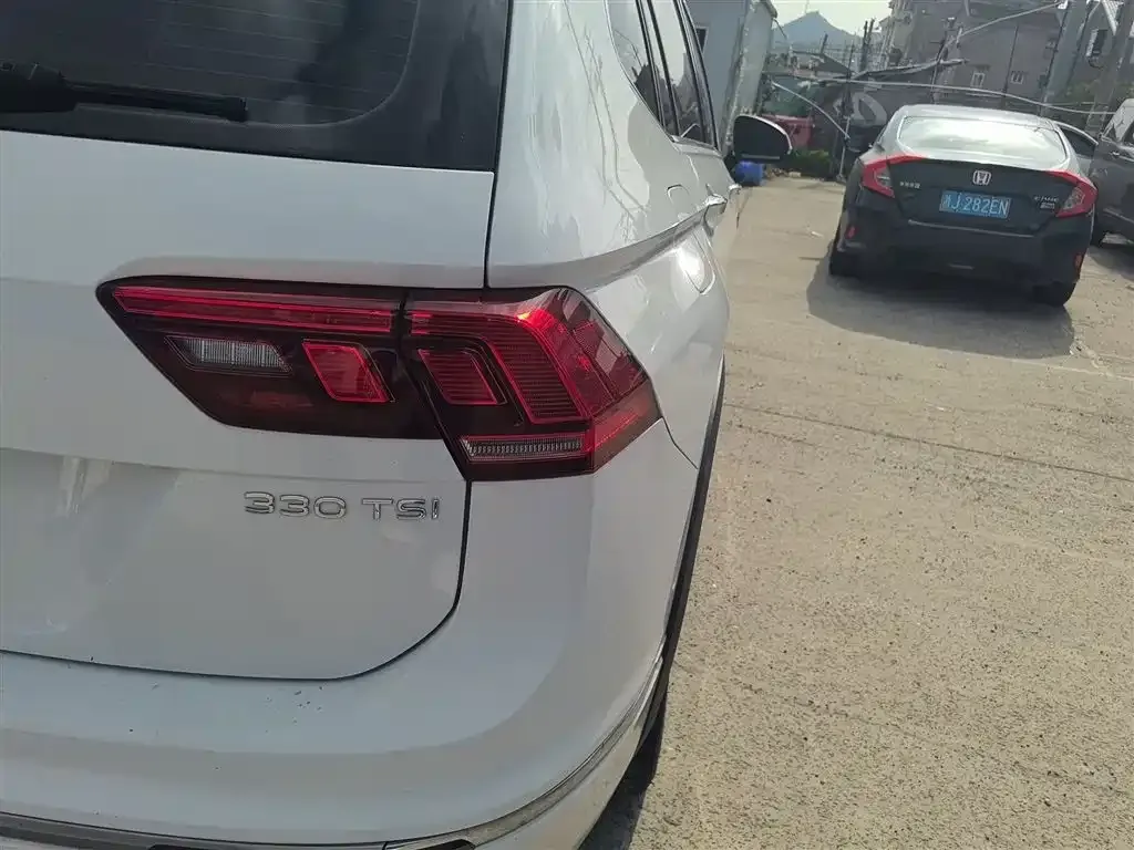 Volkswagen Tiguan L 2021 из CN, фото 8